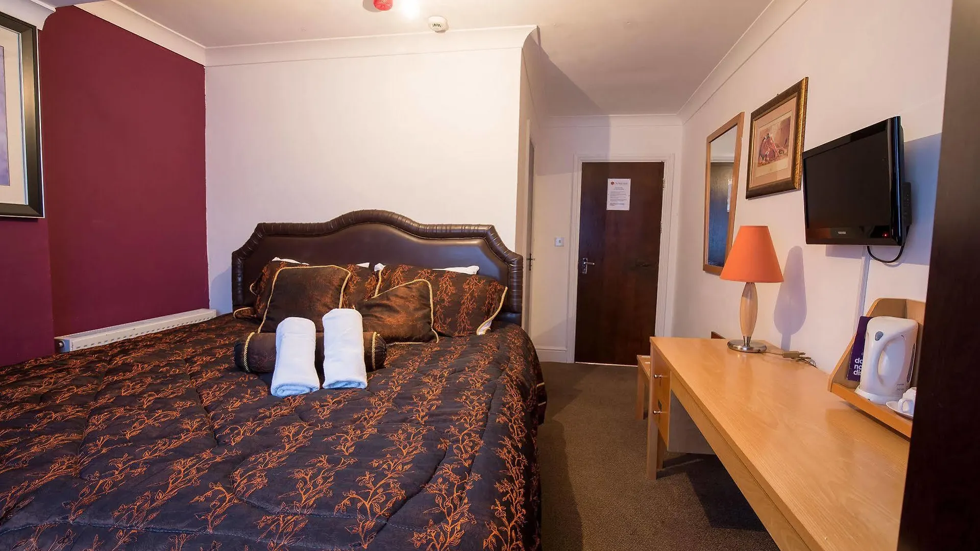 **  אילפורד Citybest Hotel בריטניה