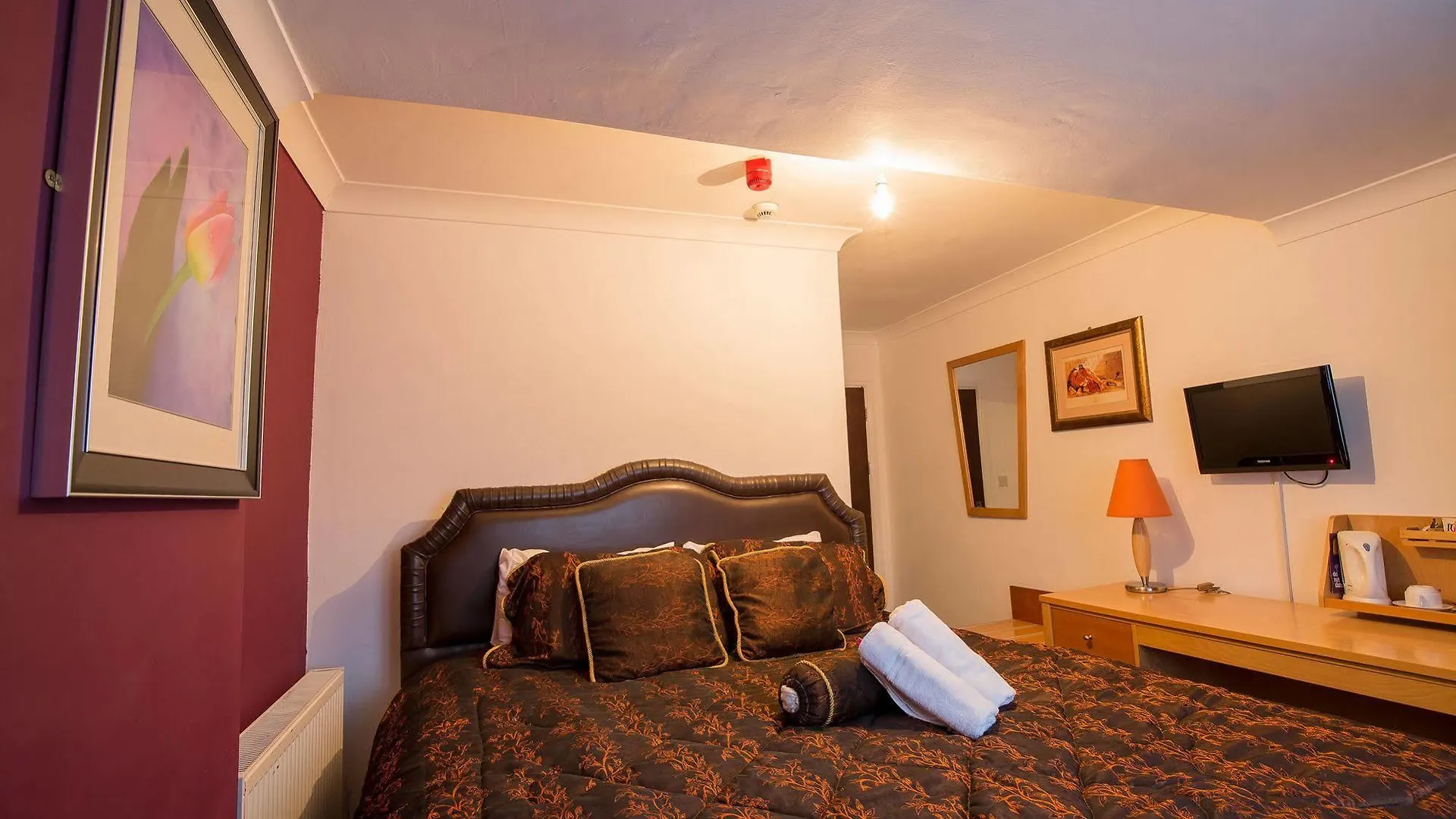 אילפורד Citybest Hotel